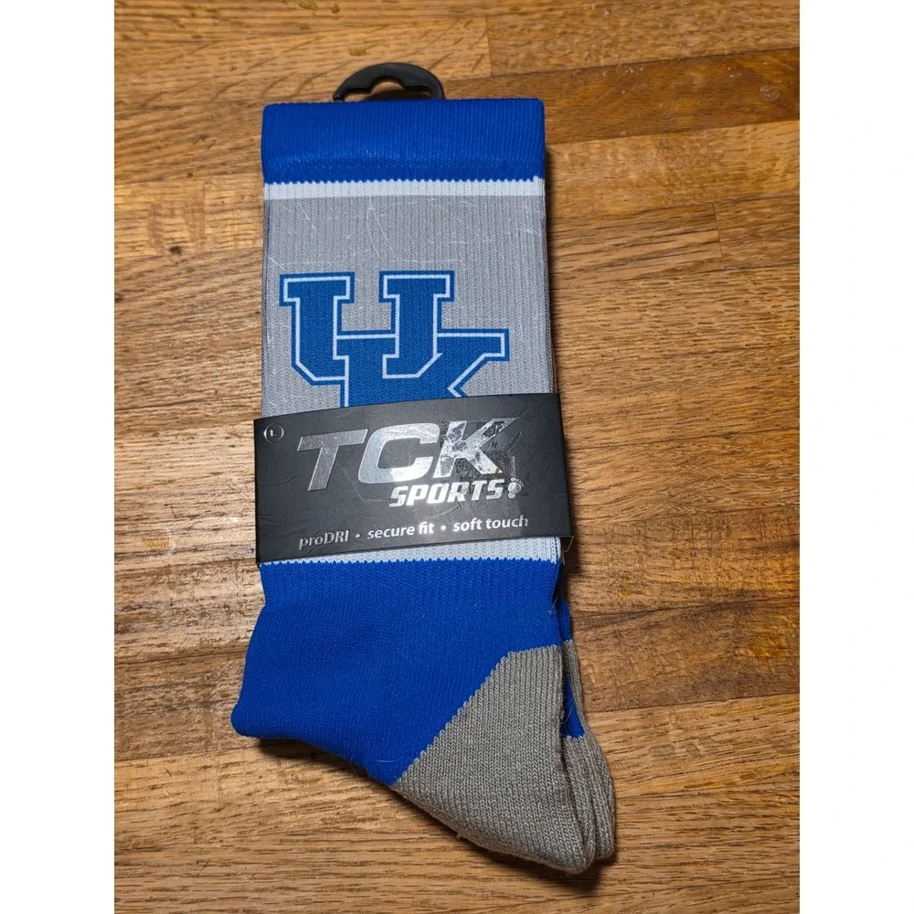 TCK Kentucky Wildcats Crew Socks Blue Grey UK Logo Large DSC10-FER-L-37901